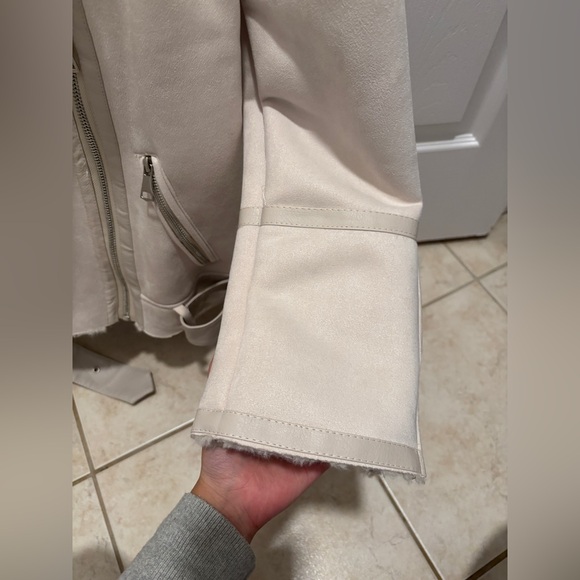 Aviator style faux suede fur jacket - Picture 6 of 6